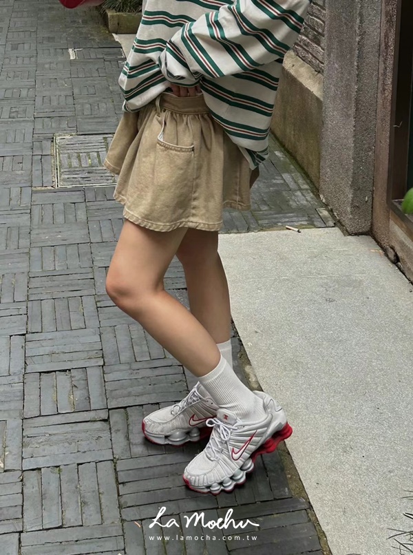 中低腰後口袋牛仔澎裙
